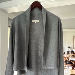 ANNE TAYLOR LOFT SHORT CARDIGAN